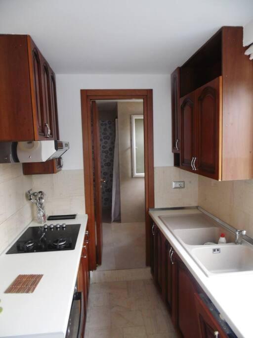 Chic City Retreat - Stylish Apartment In Bllok, Tiranë Luaran gambar