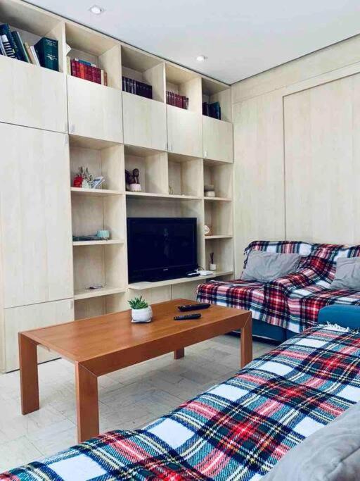Chic City Retreat - Stylish Apartment In Bllok, Tiranë Luaran gambar